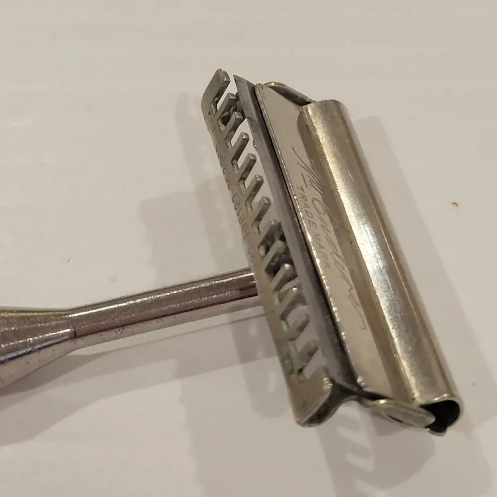 Vintage Enders Safety Razor Silver Tone with 2 blade.